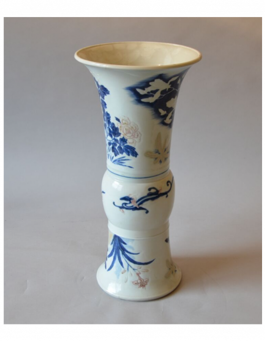 VASE GU, PORCELAINE, CHINE, PERIODE AKNGXI (1662-1722)